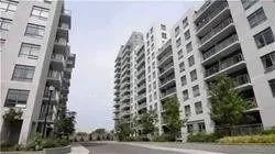 Front of Unit 709, 816 Lansdowne Avenue