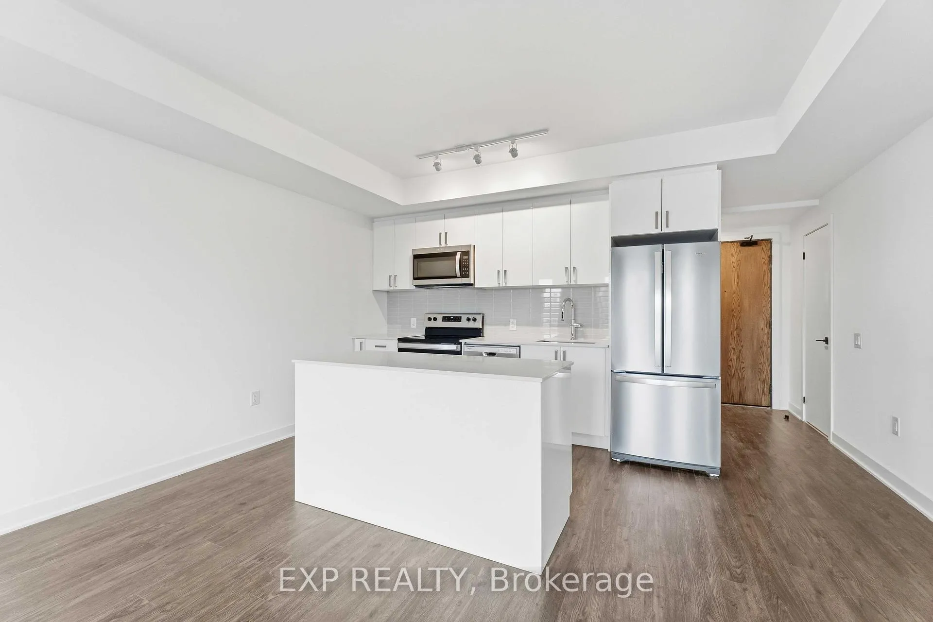 Photo 5 of Unit 108, 2782 Barton Street E, Hamilton, Riverdale — HOMEH