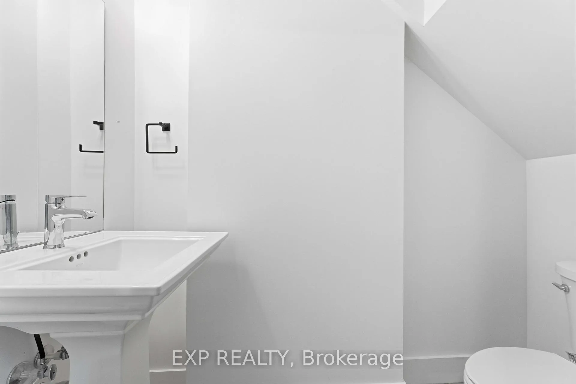 Photo 8 of Unit 108, 2782 Barton Street E, Hamilton, Riverdale — HOMEH