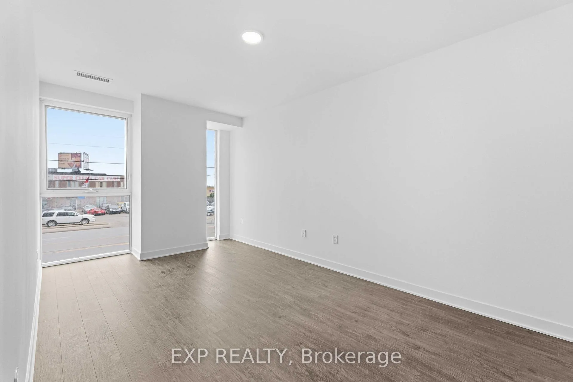 Photo 13 of Unit 108, 2782 Barton Street E, Hamilton, Riverdale — HOMEH