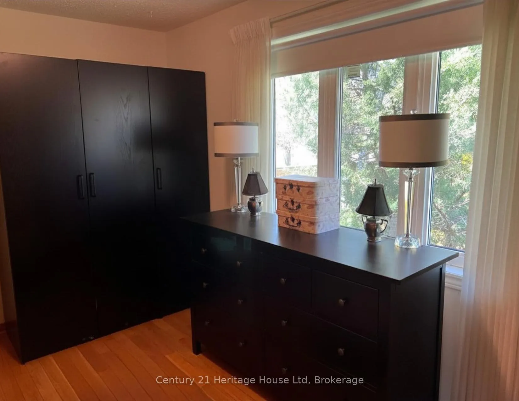 Photo 4 of Unit Upper, 123 Mill Street E, Centre Wellington, Elora/Salem — HOMEH
