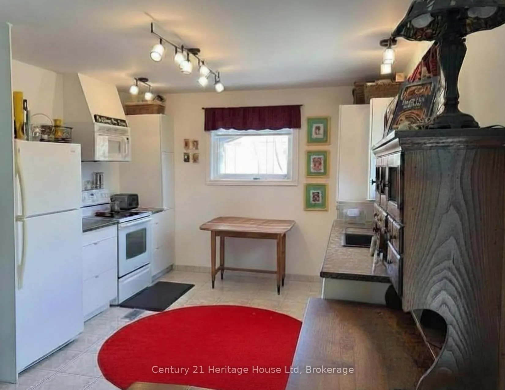 Photo 10 of Unit Upper, 123 Mill Street E, Centre Wellington, Elora/Salem — HOMEH