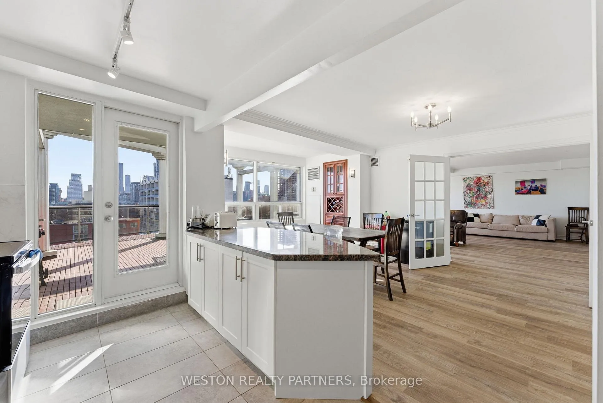 Photo 3 of Unit Ph 2, 44 Walmer Road, Toronto, The Annex — HOMEH
