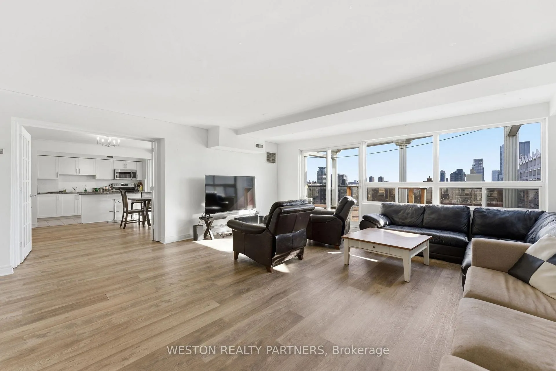 Photo 6 of Unit Ph 2, 44 Walmer Road, Toronto, The Annex — HOMEH