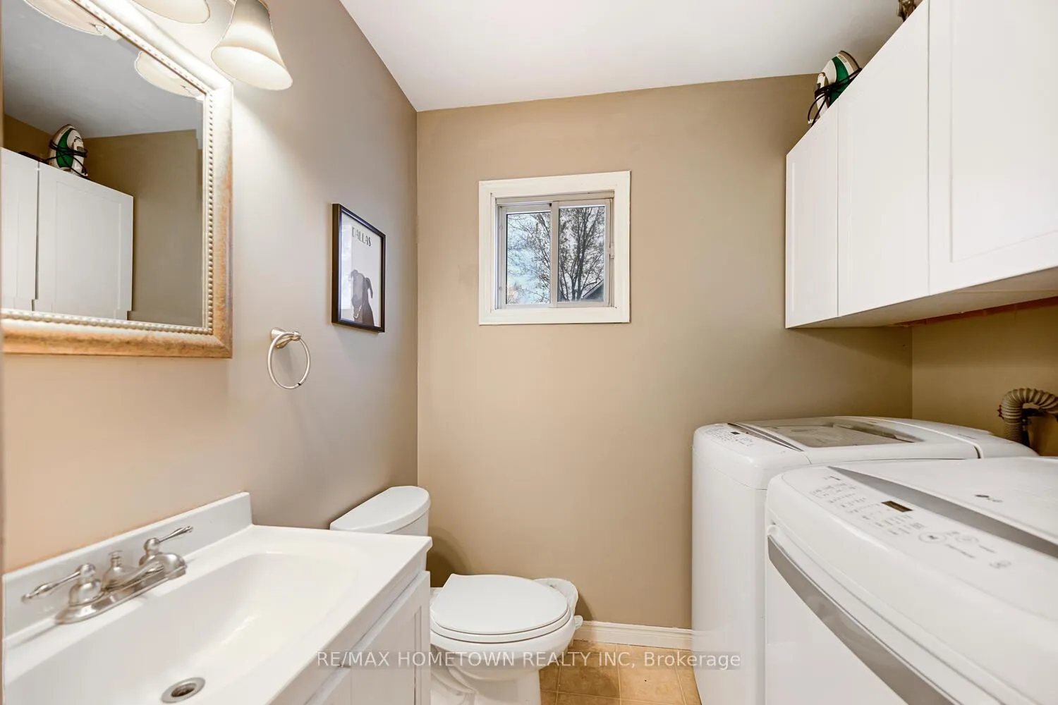 Photo 16 of 36 Centre Street, Brockville — HOMEH