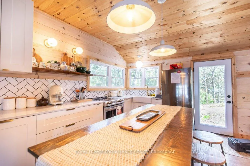 Photo 6 of 1055B Vilalta Lane, Frontenac, Frontenac Centre — HOMEH