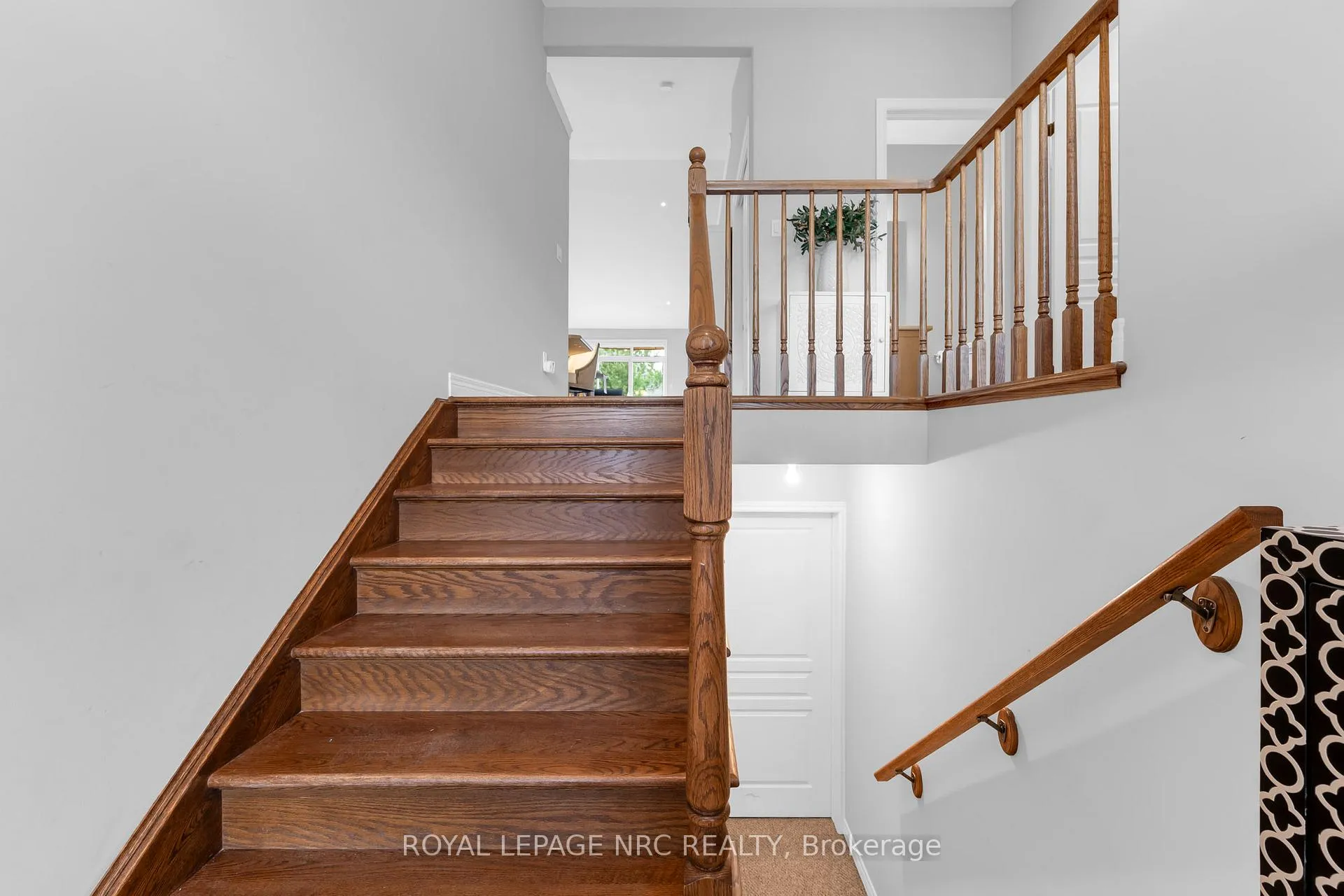 Photo 4 of 44 Kline Crescent, Pelham, Fonthill — HOMEH