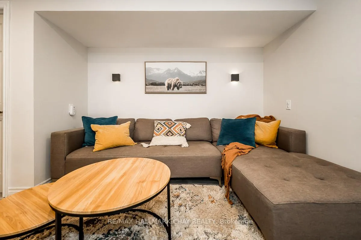 Photo 28 of 29 Shaw Crescent, Barrie, Letitia Heights — HOMEH