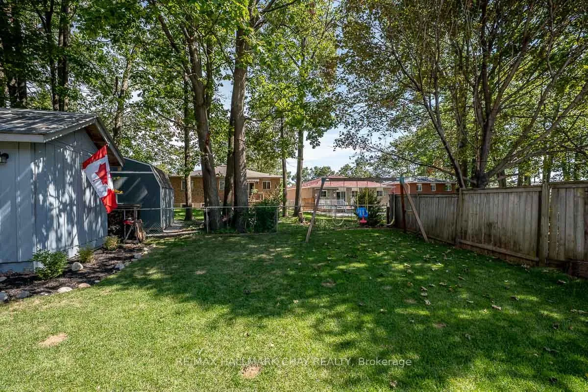 Photo 38 of 29 Shaw Crescent, Barrie, Letitia Heights — HOMEH