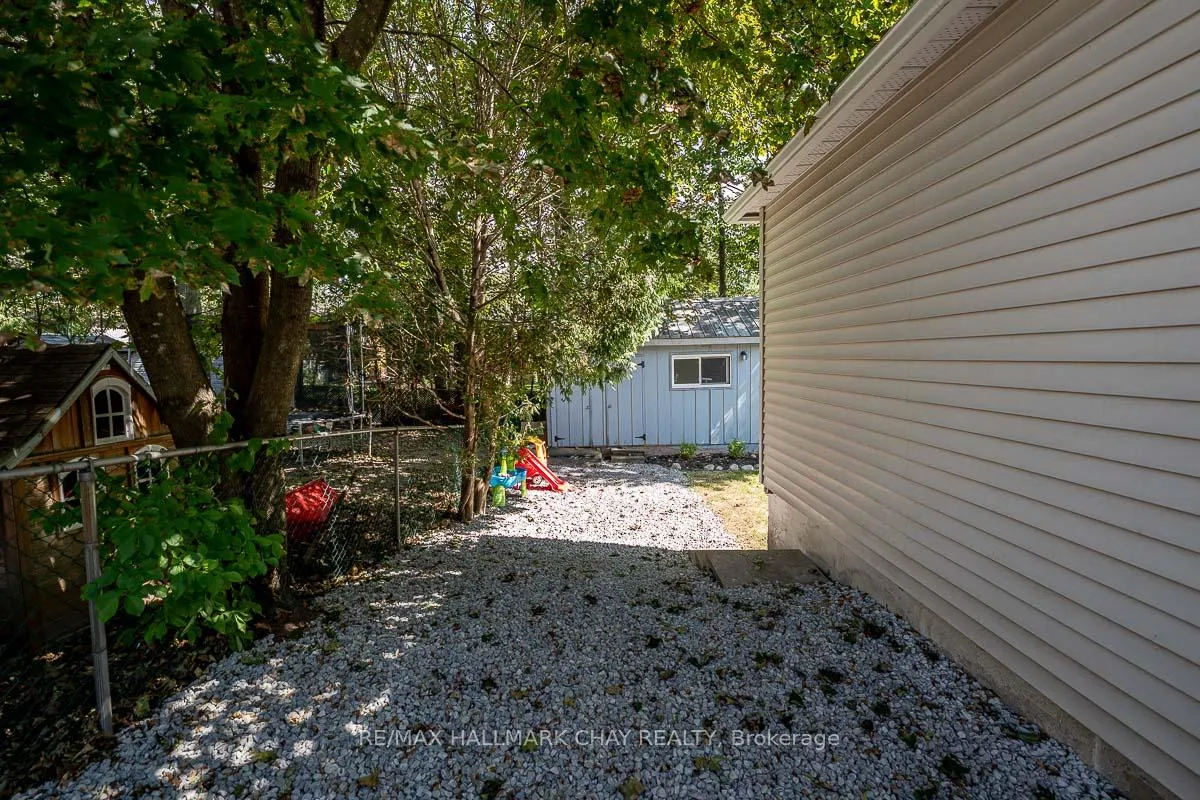 Photo 41 of 29 Shaw Crescent, Barrie, Letitia Heights — HOMEH