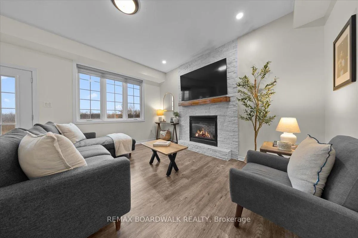Photo 4 of 8044 Craig Farm Drive, Ottawa, Metcalfe — HOMEH