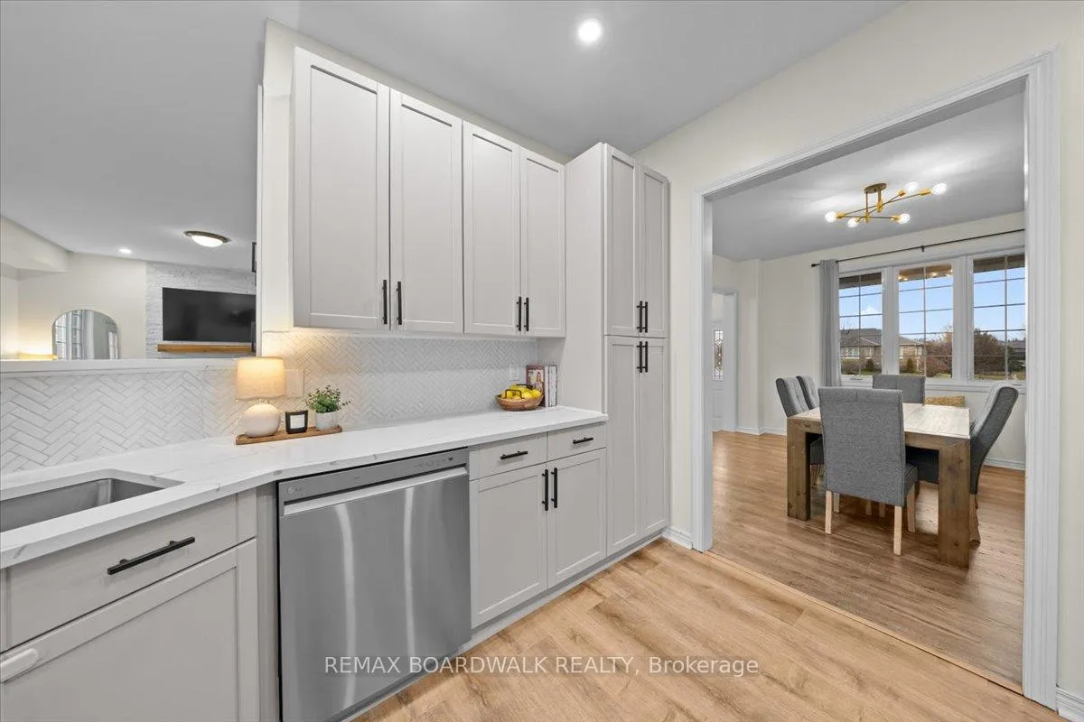 Photo 8 of 8044 Craig Farm Drive, Ottawa, Metcalfe — HOMEH