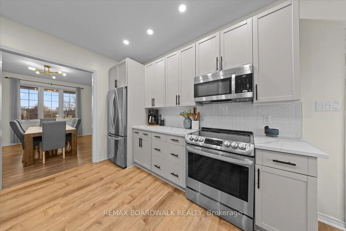 Photo 12 of 8044 Craig Farm Drive, Ottawa, Metcalfe — HOMEH