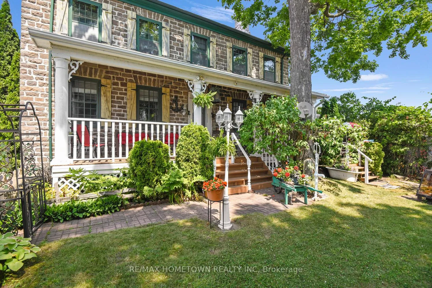 Photo of 495 King Street W