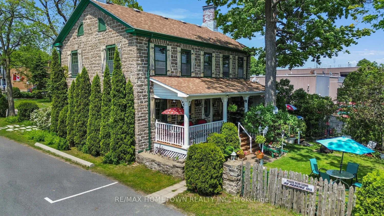 Photo 4 of 495 King Street W, Prescott — HOMEH