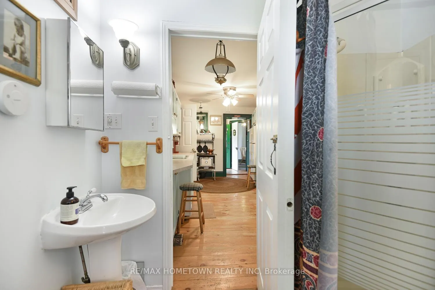 Photo 16 of 495 King Street W, Prescott — HOMEH