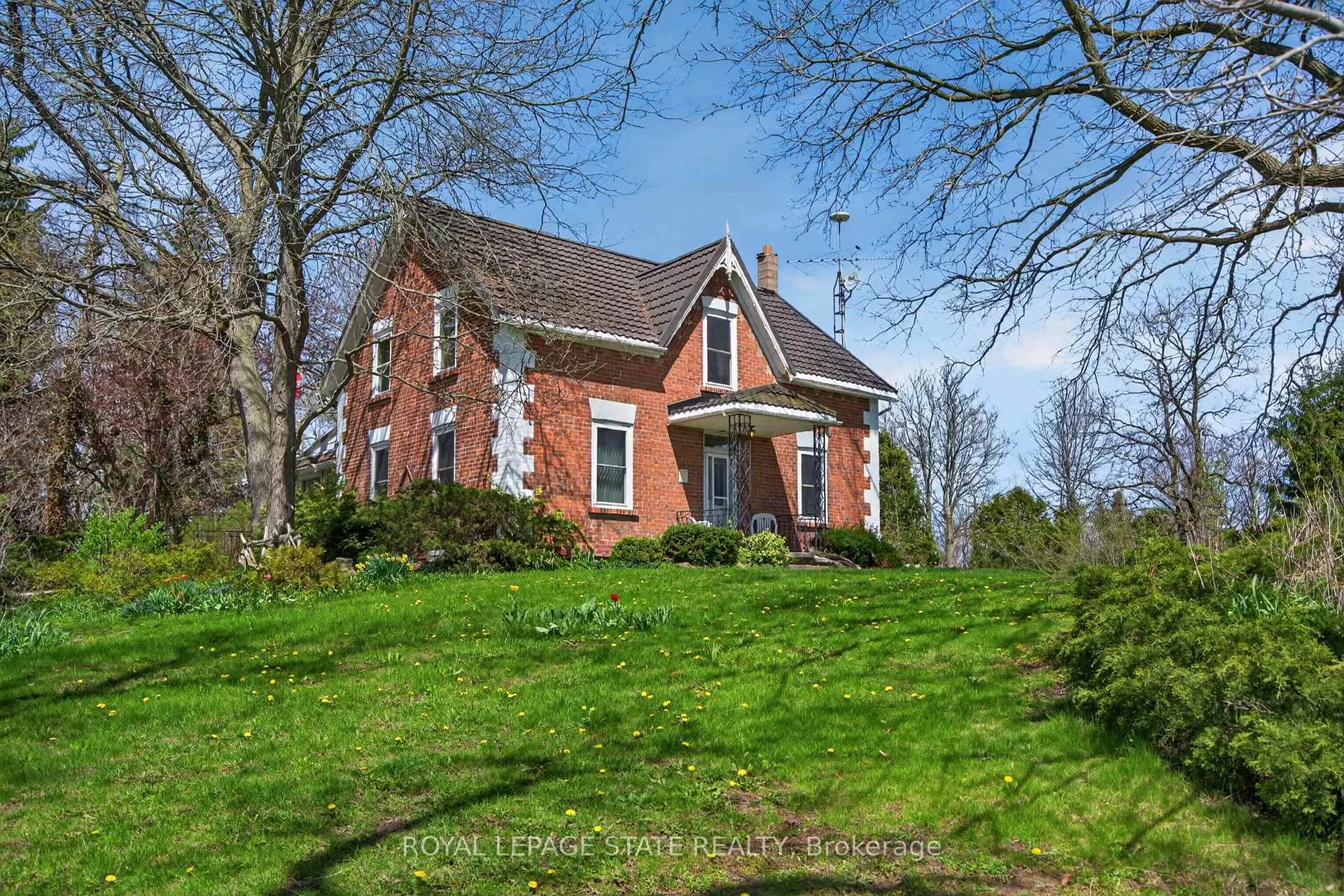 Photo 1 of 8011 Leeming Road, Hamilton, Rural Glanbrook — HOMEH