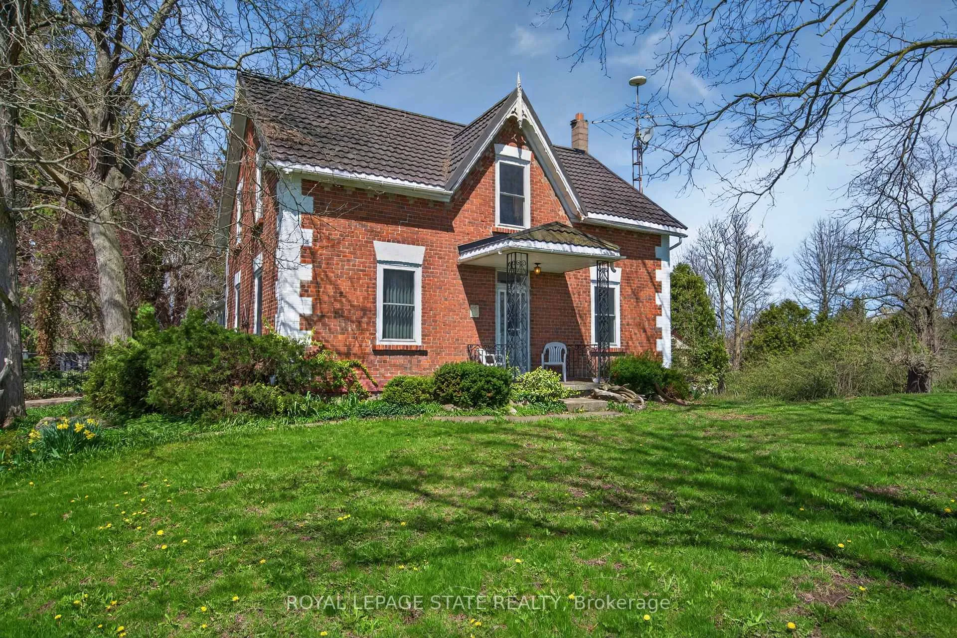 Photo 2 of 8011 Leeming Road, Hamilton, Rural Glanbrook — HOMEH