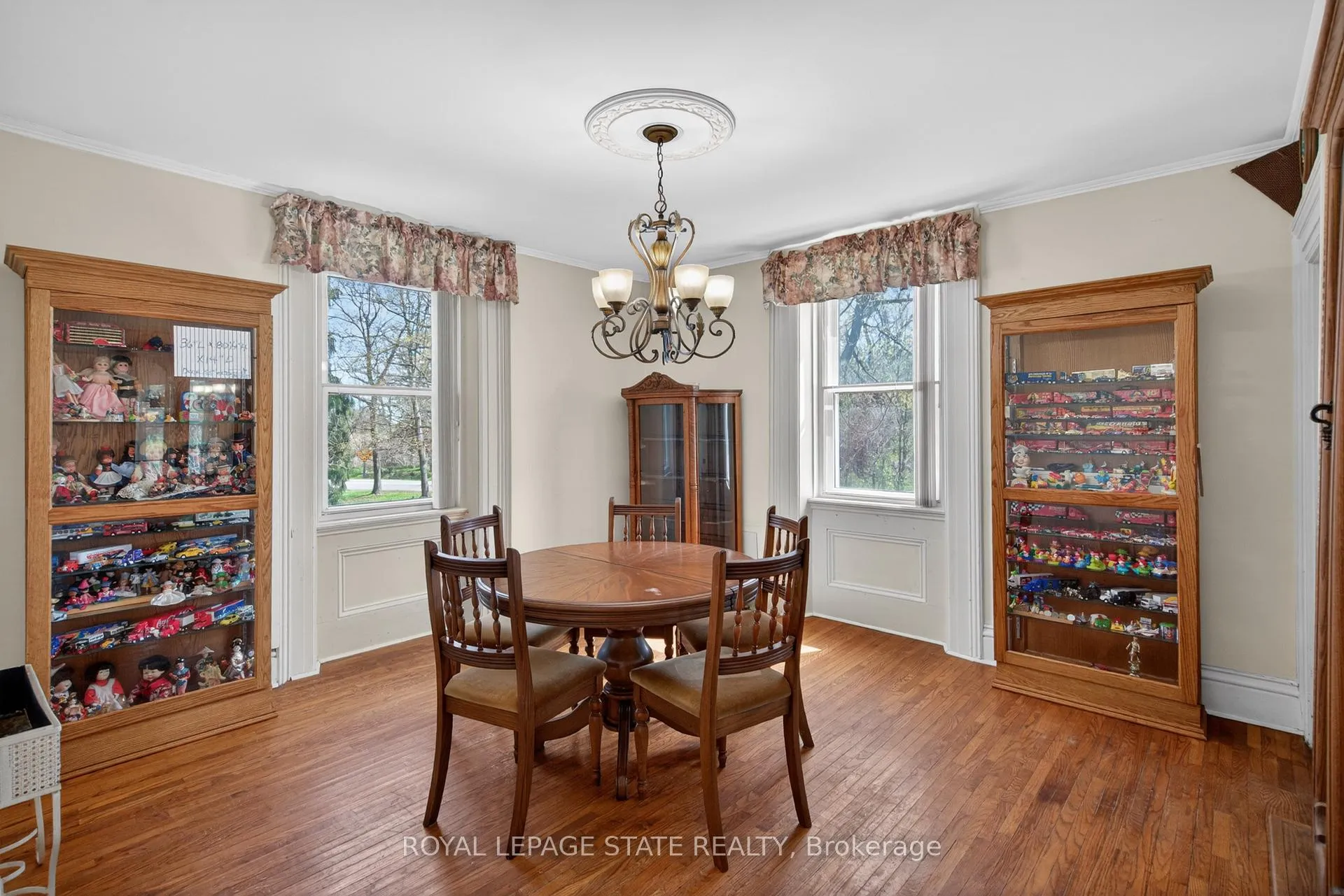 Photo 8 of 8011 Leeming Road, Hamilton, Rural Glanbrook — HOMEH