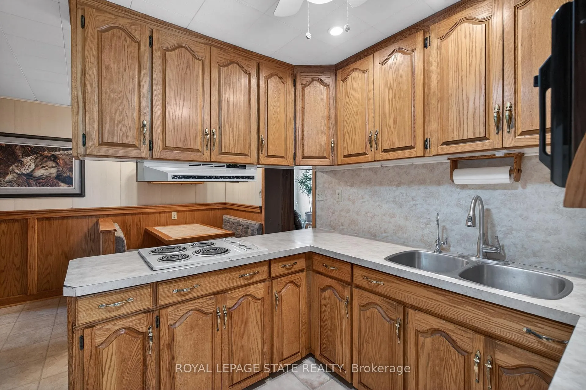 Photo 13 of 8011 Leeming Road, Hamilton, Rural Glanbrook — HOMEH