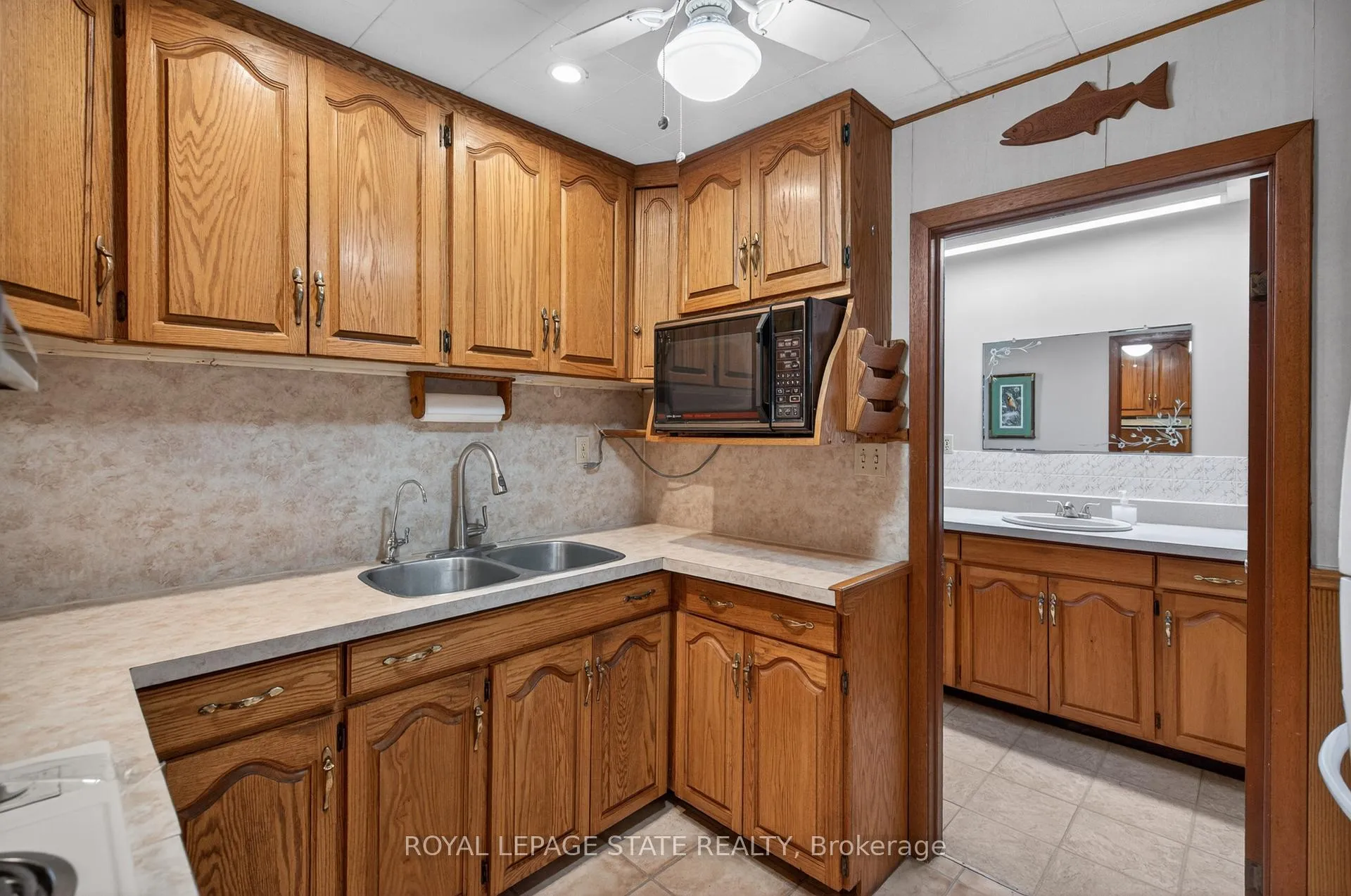 Photo 14 of 8011 Leeming Road, Hamilton, Rural Glanbrook — HOMEH