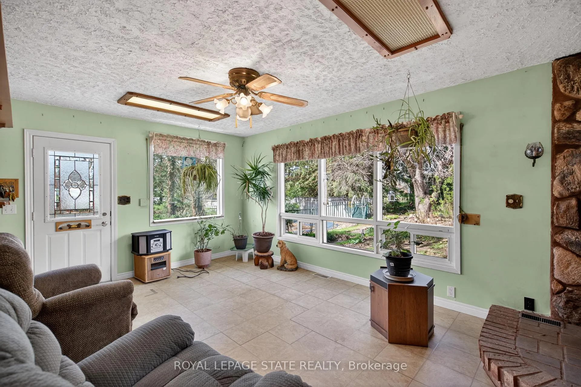 Photo 18 of 8011 Leeming Road, Hamilton, Rural Glanbrook — HOMEH