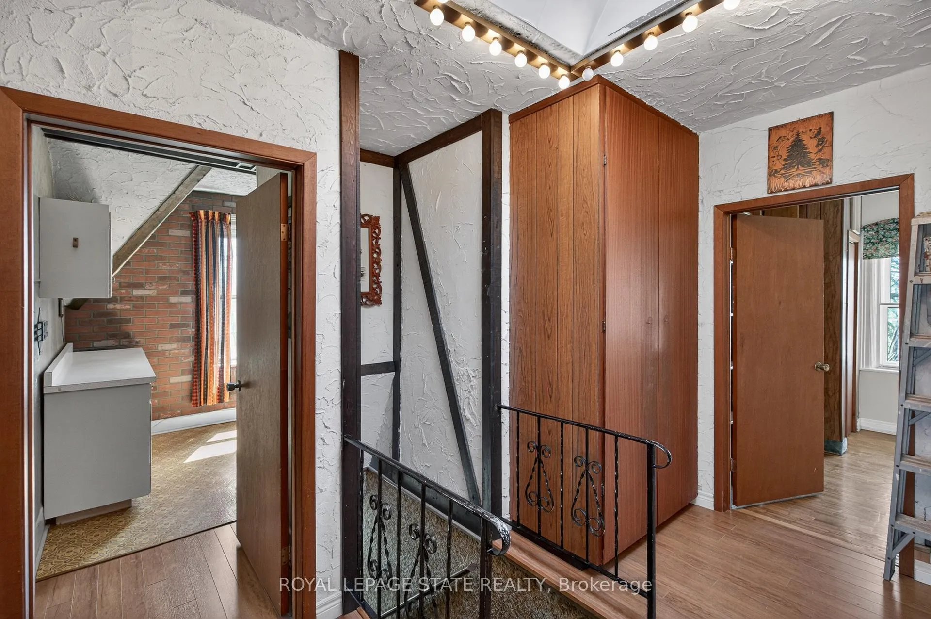Photo 21 of 8011 Leeming Road, Hamilton, Rural Glanbrook — HOMEH