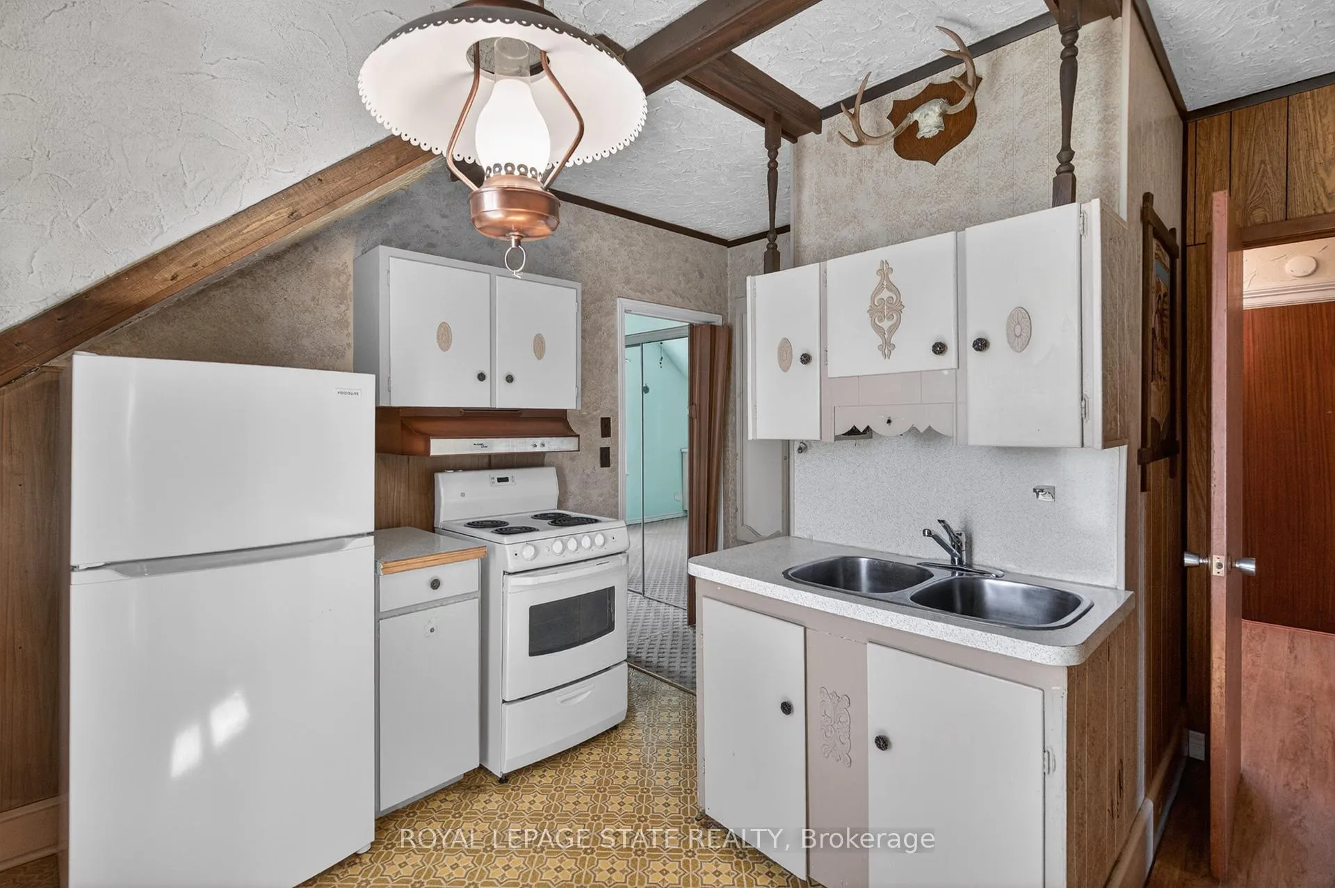 Photo 27 of 8011 Leeming Road, Hamilton, Rural Glanbrook — HOMEH