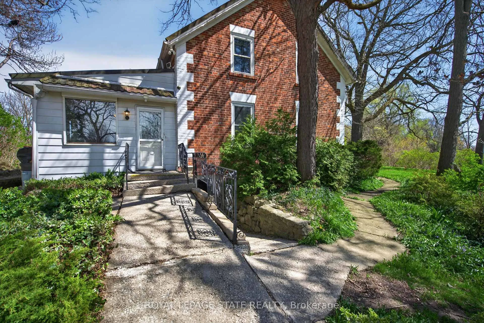 Photo 31 of 8011 Leeming Road, Hamilton, Rural Glanbrook — HOMEH