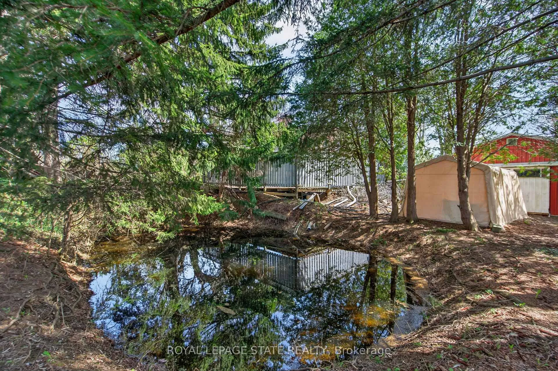 Photo 37 of 8011 Leeming Road, Hamilton, Rural Glanbrook — HOMEH