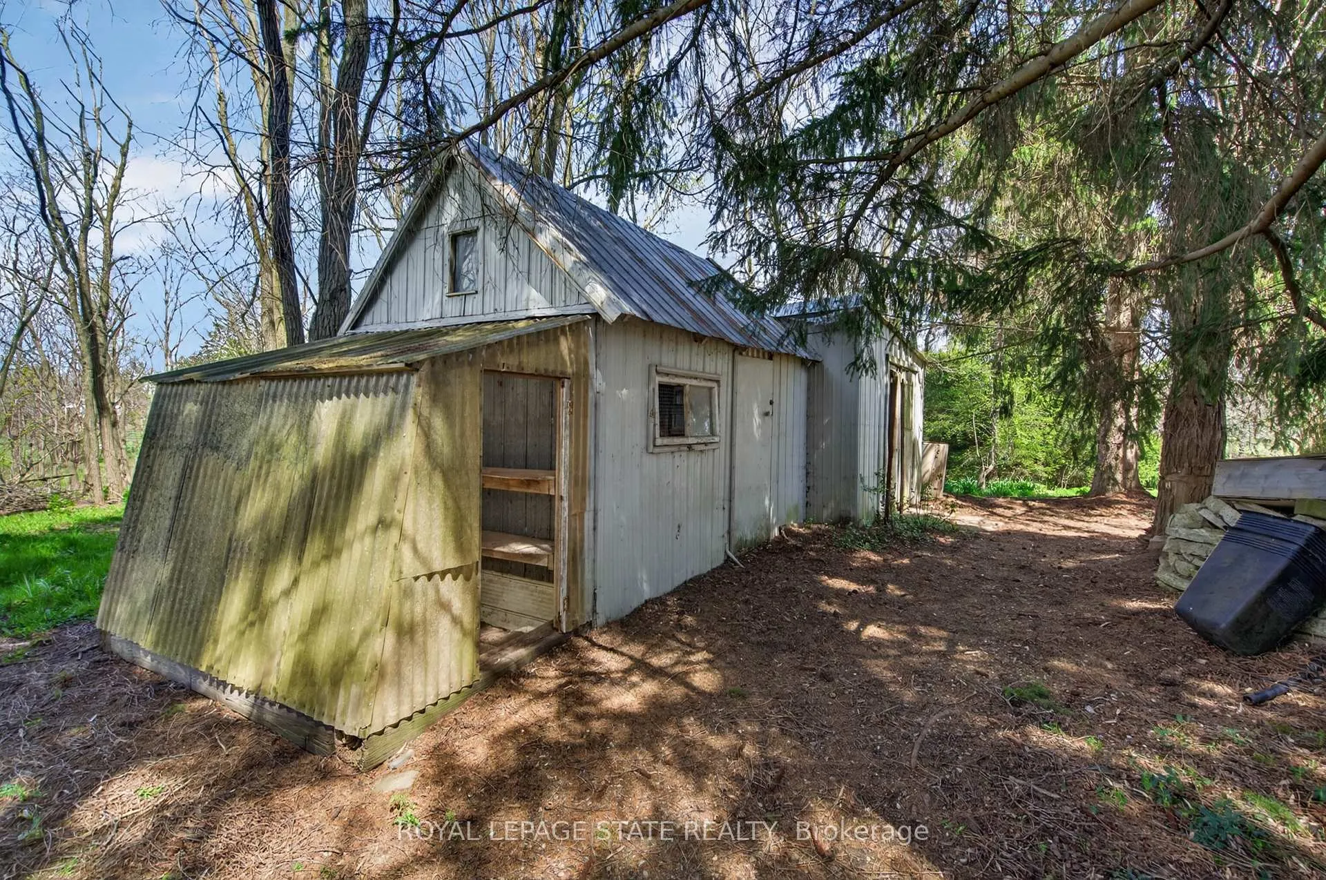 Photo 38 of 8011 Leeming Road, Hamilton, Rural Glanbrook — HOMEH