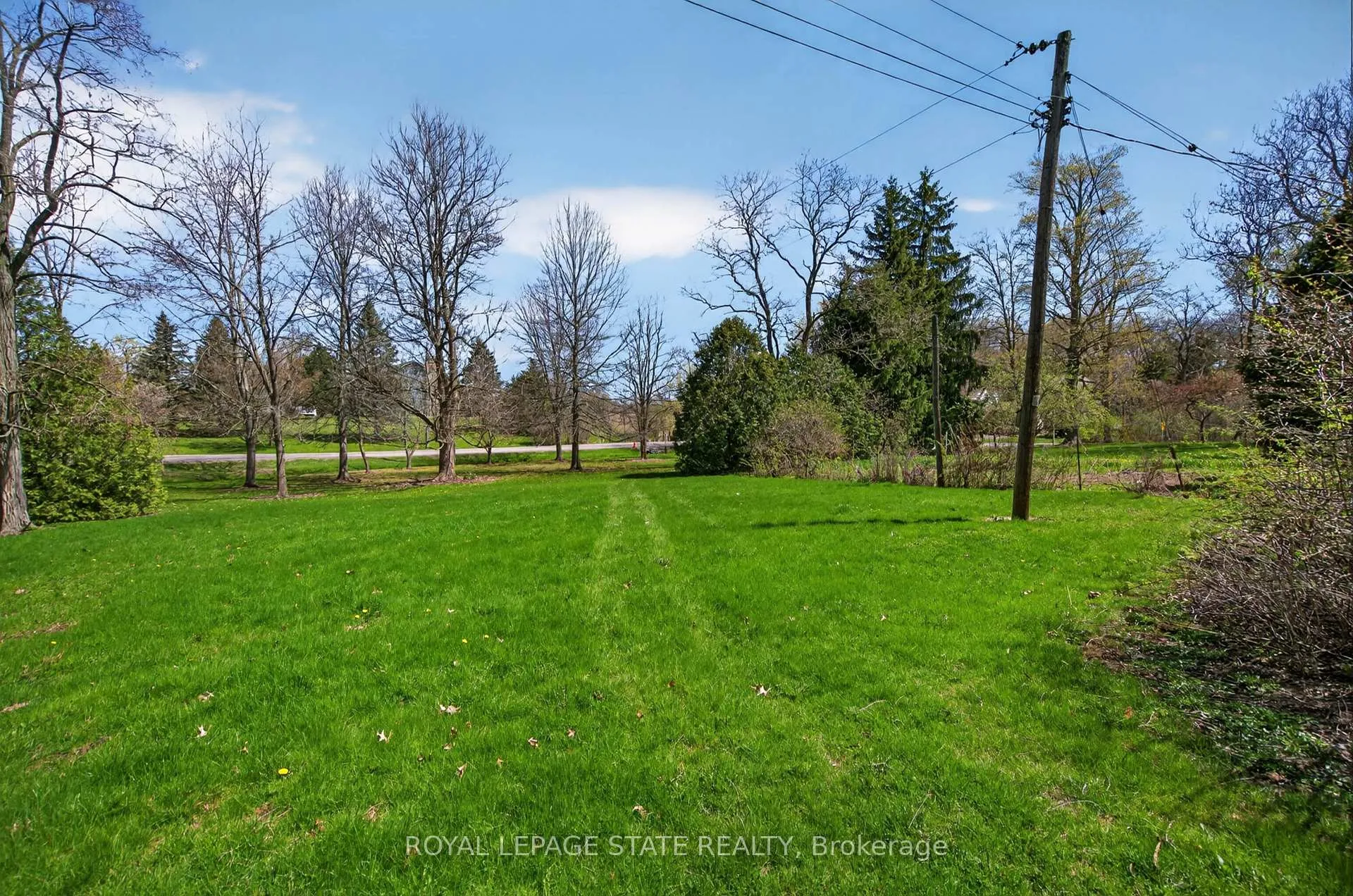 Photo 39 of 8011 Leeming Road, Hamilton, Rural Glanbrook — HOMEH