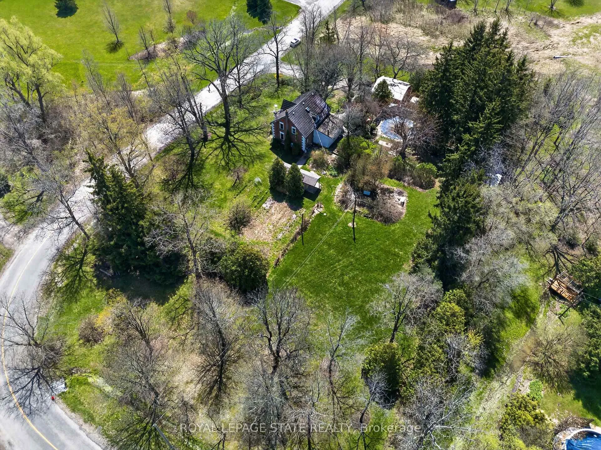 Photo 43 of 8011 Leeming Road, Hamilton, Rural Glanbrook — HOMEH