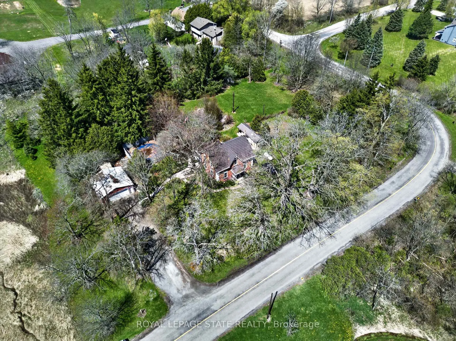 Photo 45 of 8011 Leeming Road, Hamilton, Rural Glanbrook — HOMEH