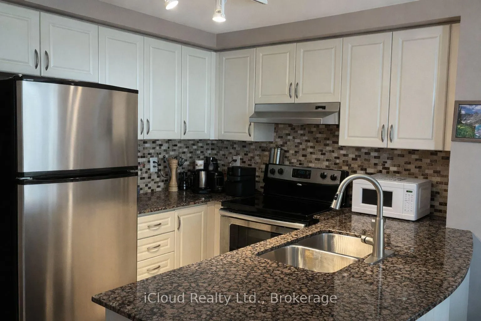 Photo 3 of Unit 1406, 9 George Street N, Brampton, Downtown Brampton — HOMEH