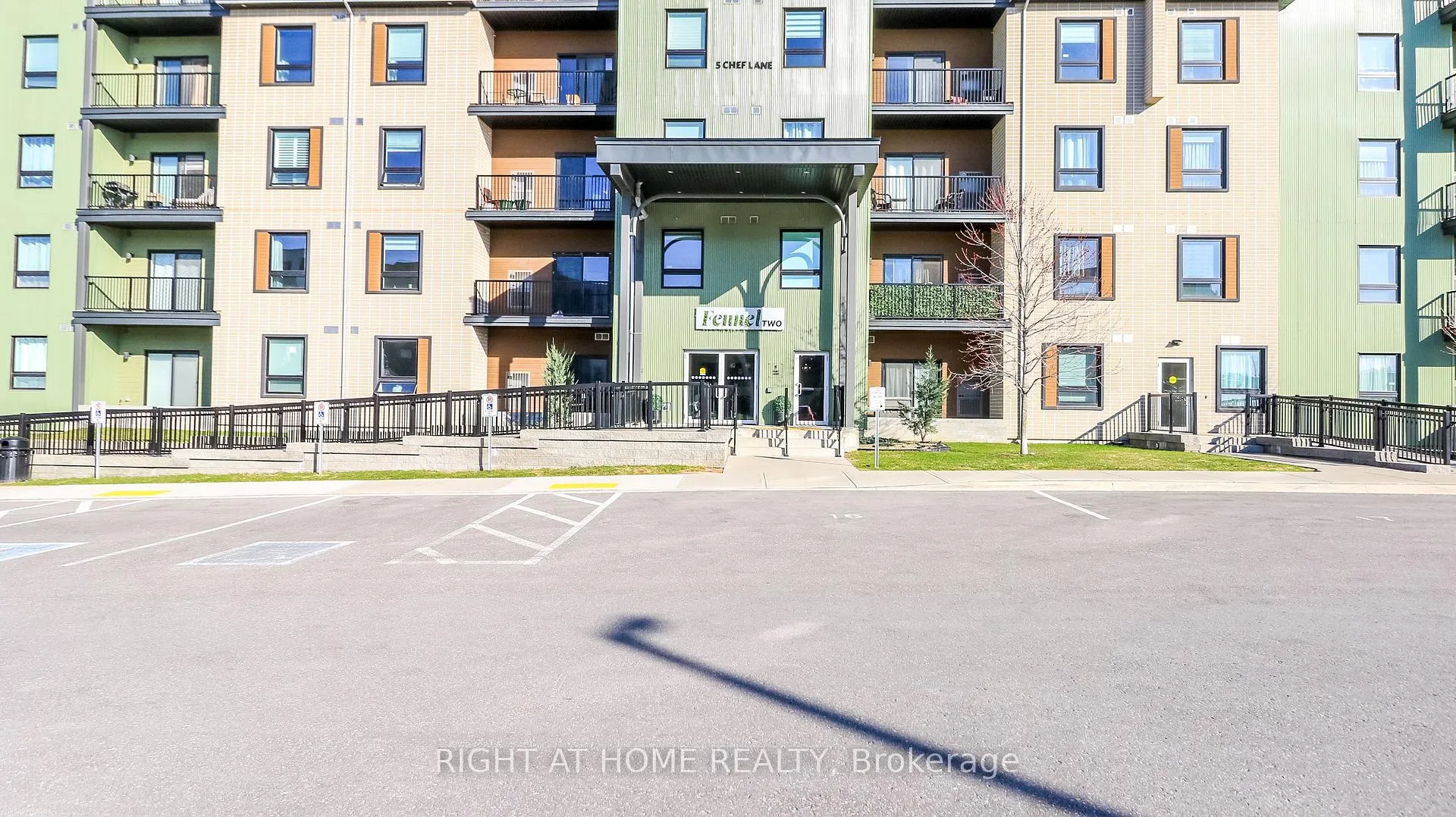 Photo 3 of Unit 510, 5 Chef Lane, Barrie, Rural Barrie Southeast — HOMEH