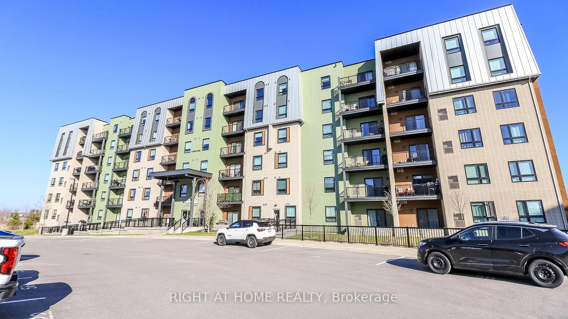 Photo 4 of Unit 510, 5 Chef Lane, Barrie, Rural Barrie Southeast — HOMEH