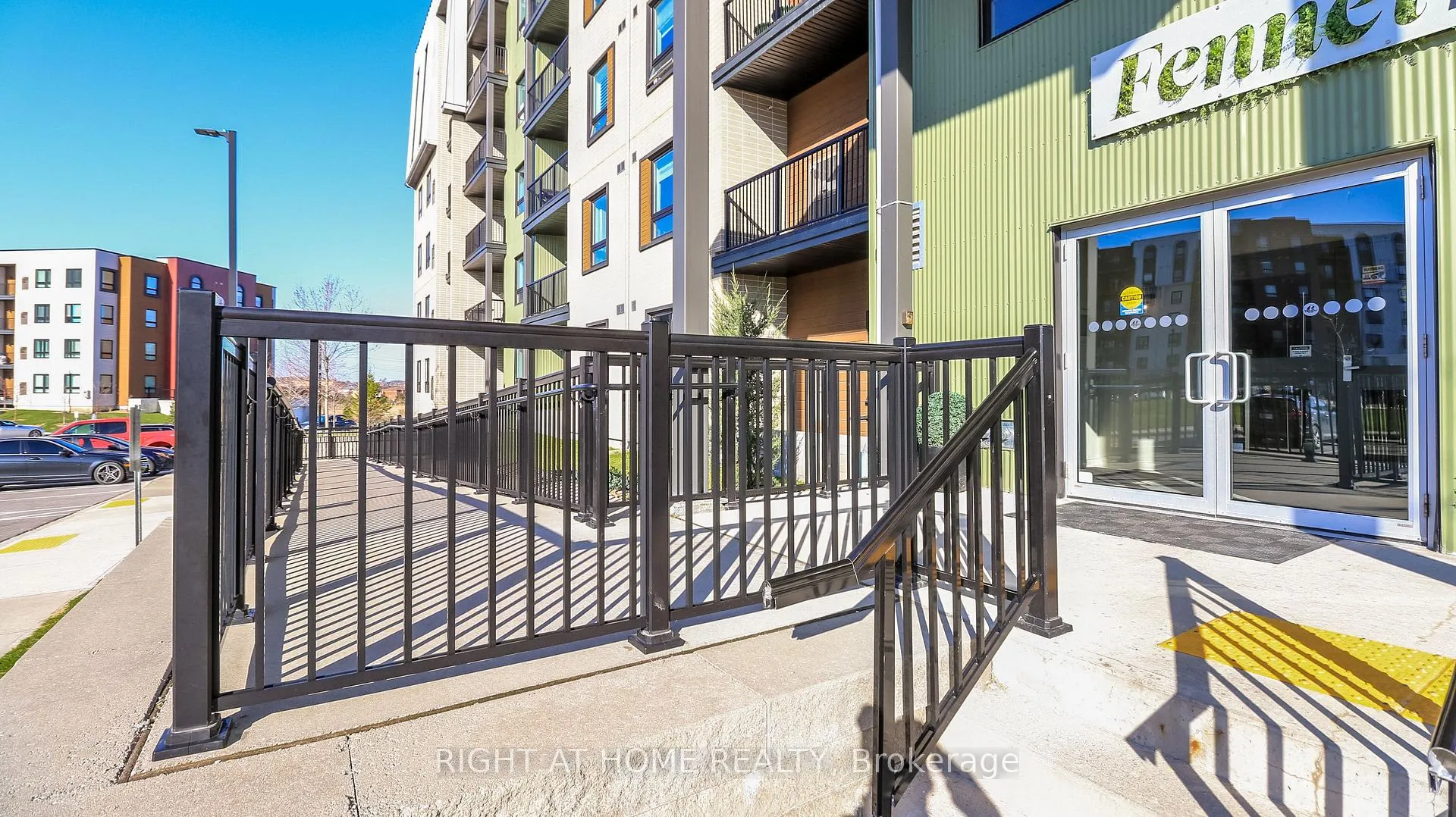 Photo 6 of Unit 510, 5 Chef Lane, Barrie, Rural Barrie Southeast — HOMEH