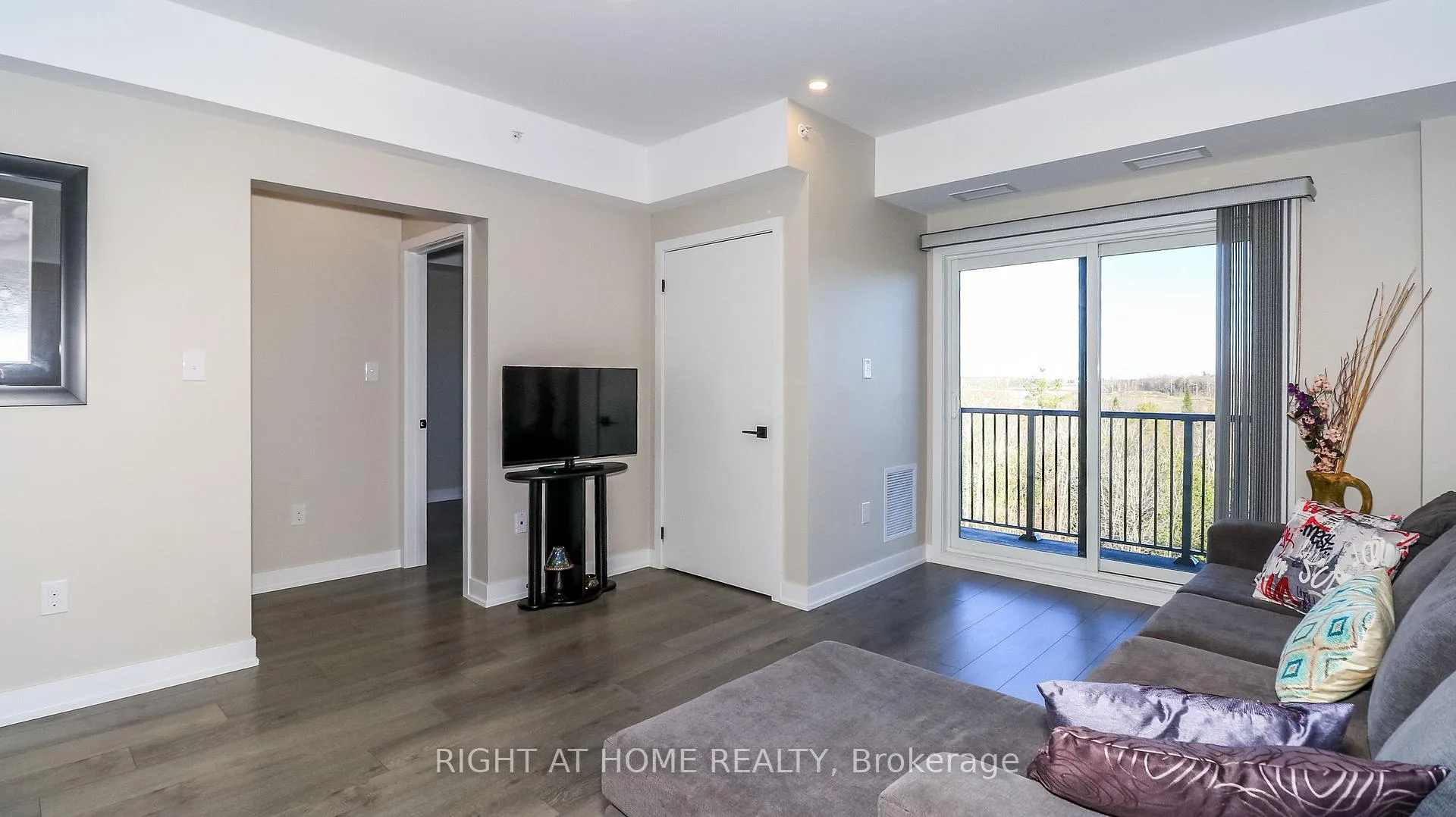 Photo 26 of Unit 510, 5 Chef Lane, Barrie, Rural Barrie Southeast — HOMEH