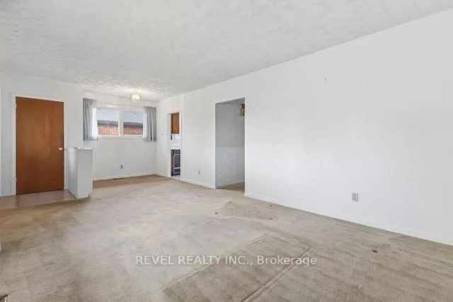 Photo 7 of 14 Masefield Crescent, London, East I — HOMEH