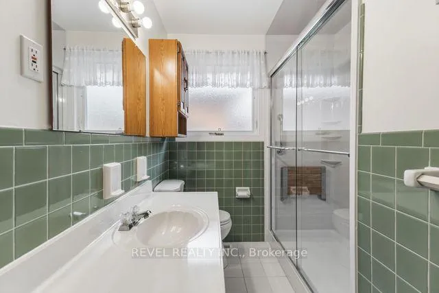 Photo 15 of 14 Masefield Crescent, London, East I — HOMEH