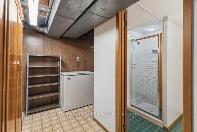 Photo 28 of 14 Masefield Crescent, London, East I — HOMEH