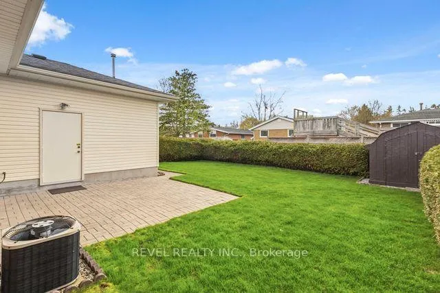 Photo 31 of 14 Masefield Crescent, London, East I — HOMEH