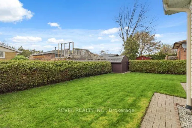 Photo 34 of 14 Masefield Crescent, London, East I — HOMEH
