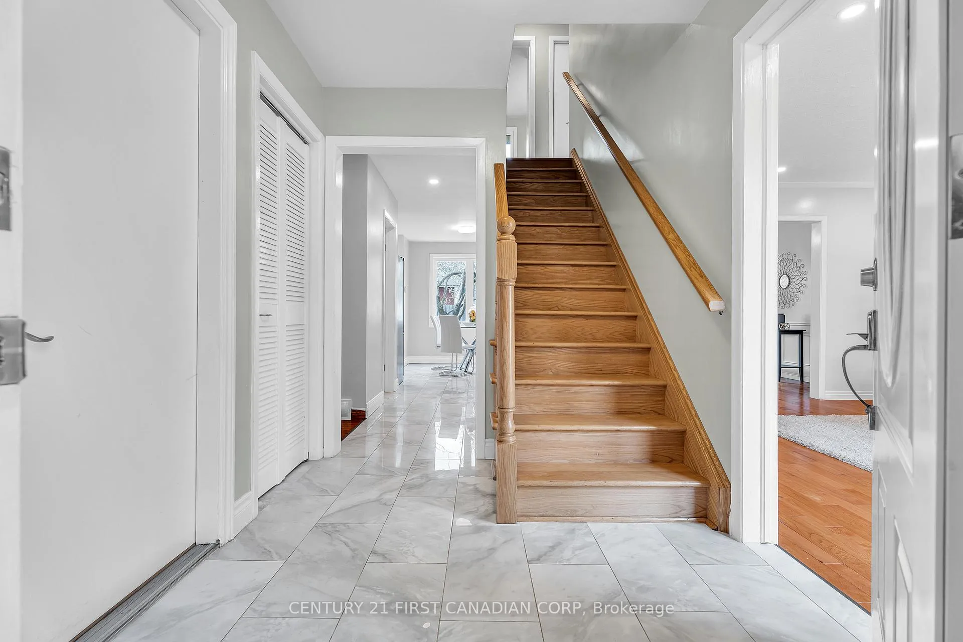 Photo 7 of 814 Grenfell Drive, London, North C — HOMEH