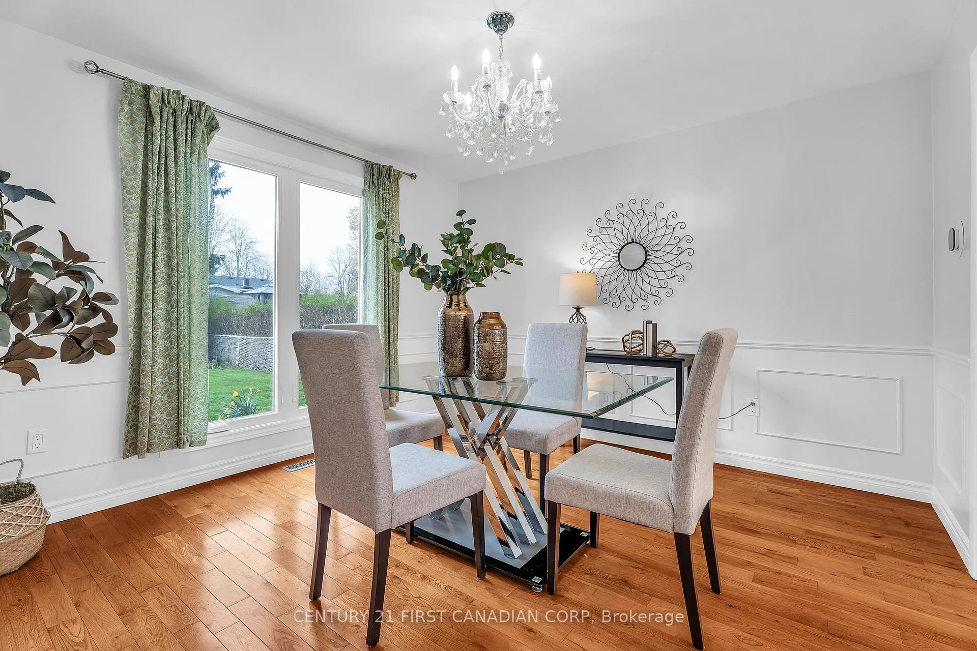 Photo 12 of 814 Grenfell Drive, London, North C — HOMEH
