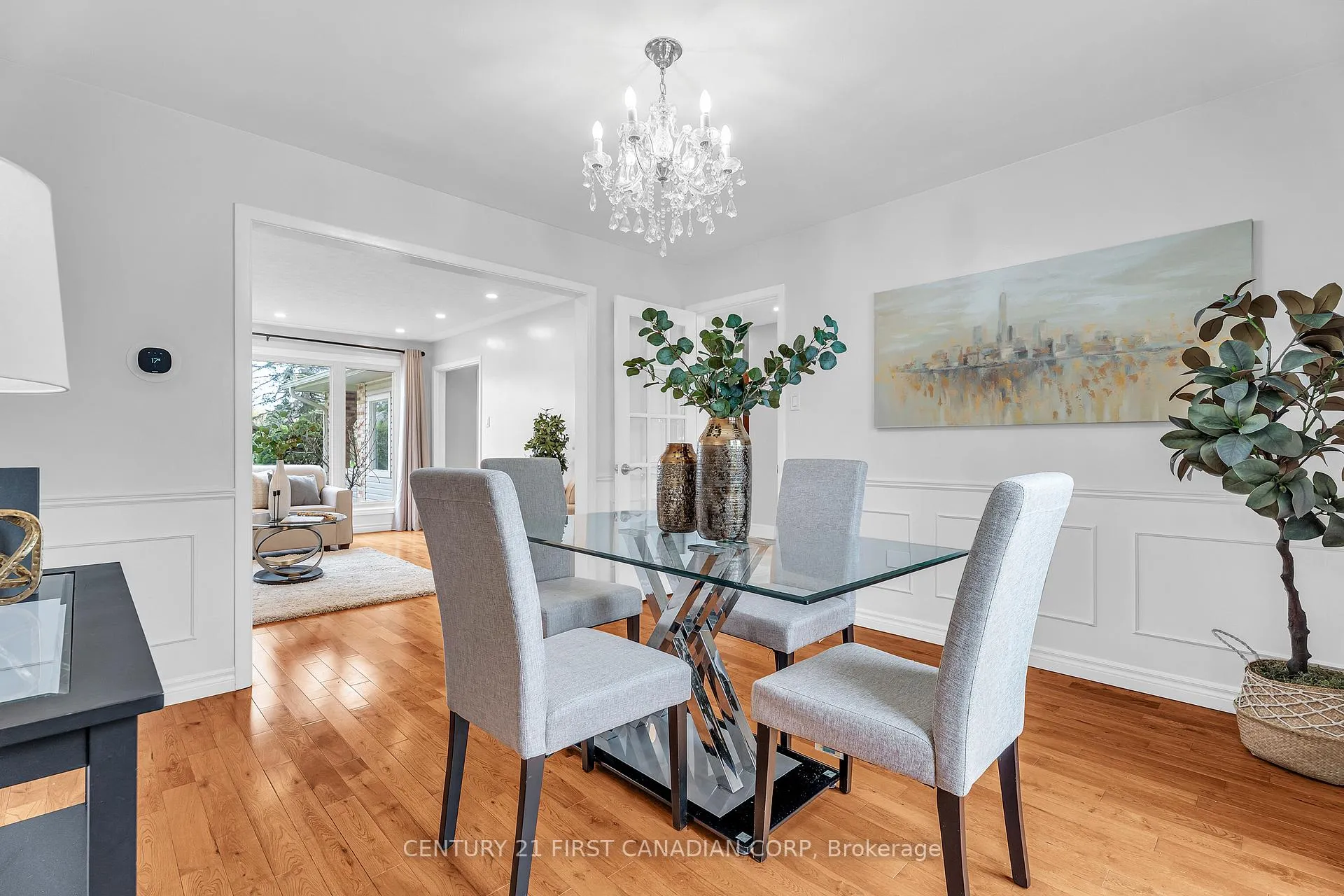 Photo 13 of 814 Grenfell Drive, London, North C — HOMEH