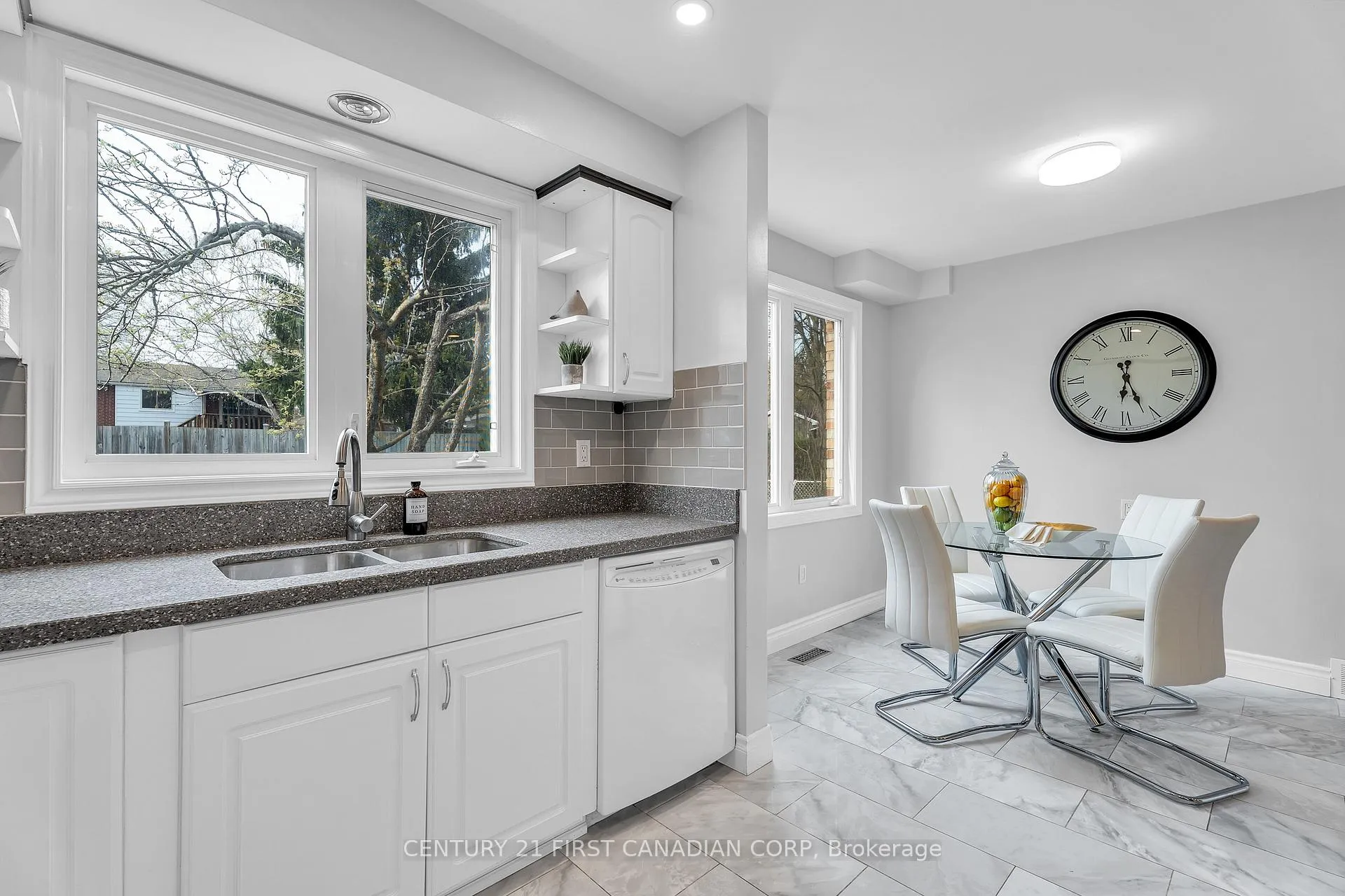Photo 18 of 814 Grenfell Drive, London, North C — HOMEH