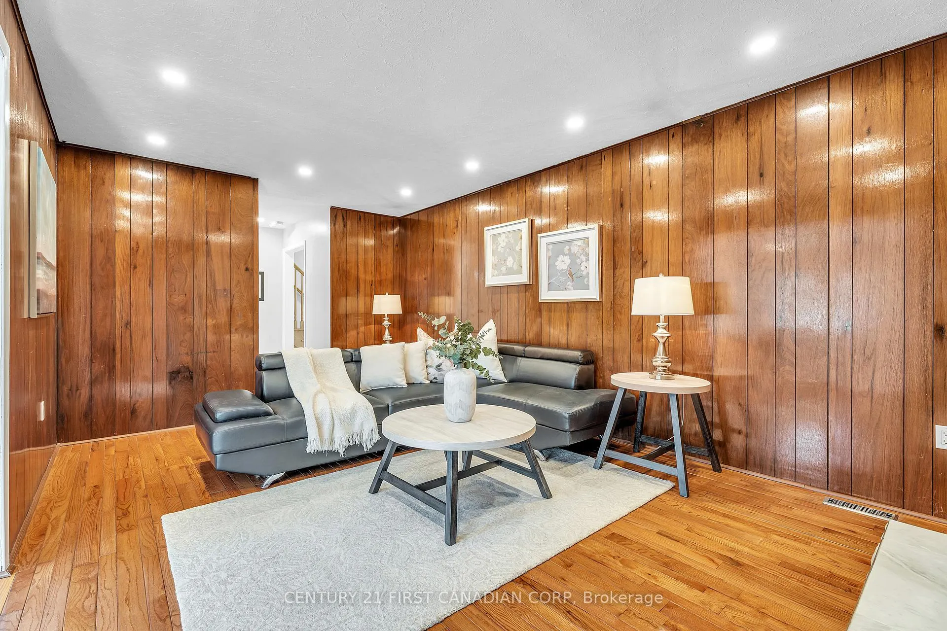 Photo 21 of 814 Grenfell Drive, London, North C — HOMEH