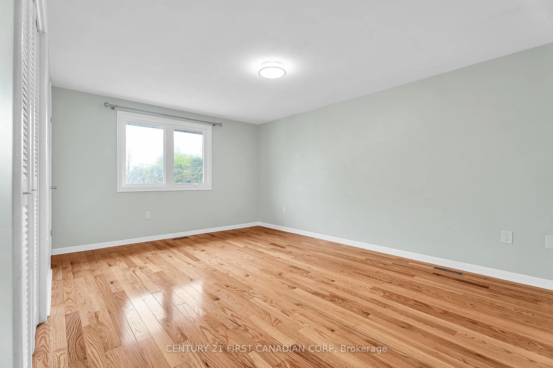 Photo 26 of 814 Grenfell Drive, London, North C — HOMEH